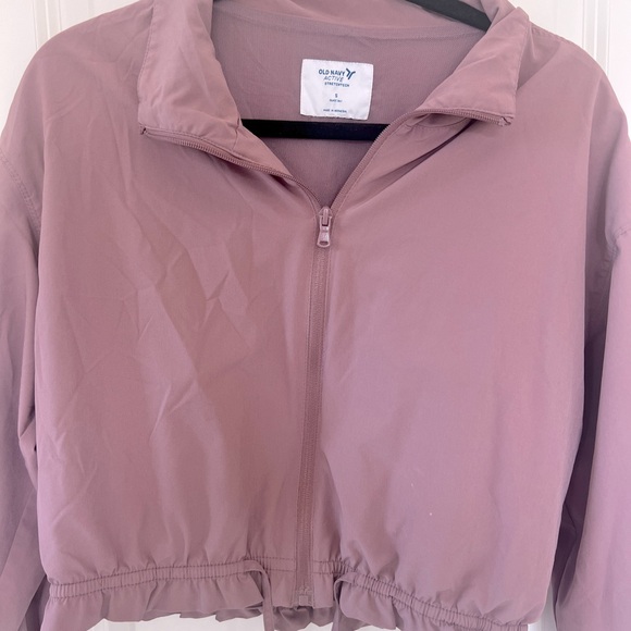 Old Navy Water-Repellent Packable StretchTech Ruffle-Trimmed Zip-Front Jacket - Picture 5 of 7